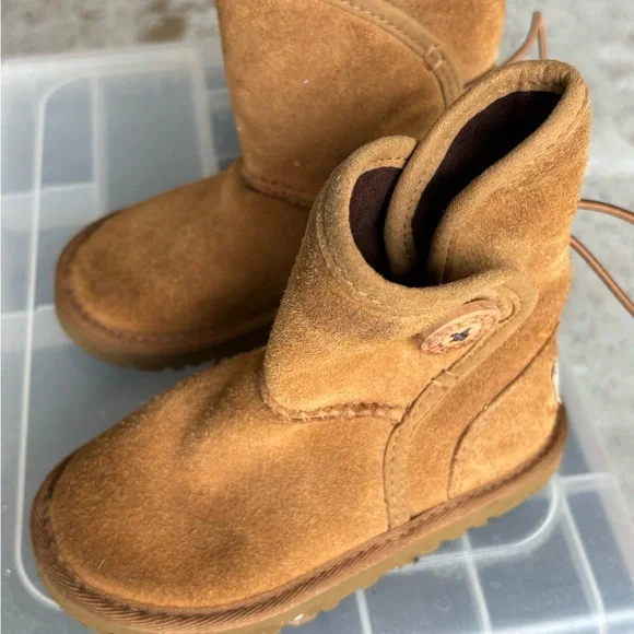 Ugg toddler size 8 - Picture 7 of 10